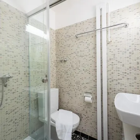 Urban Oasis With Queen Bed And View Be-53 Апартаменти